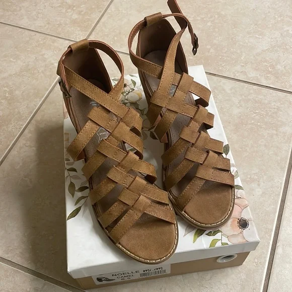 Mi.iM noelle strappy heeled sandal - Picture 5 of 11